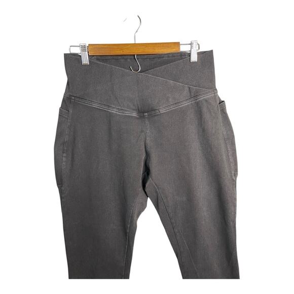 HALARA Charcoal Leggings with Pockets - Picture 6 of 11